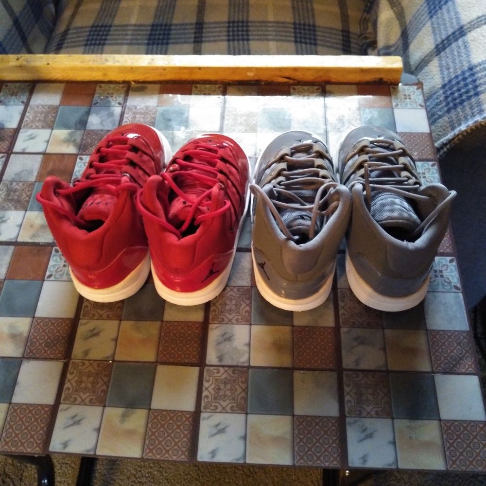 Jordans 2 pair